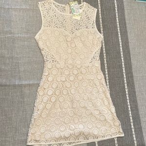 Hope’s Boutique cream total hipster dress size M